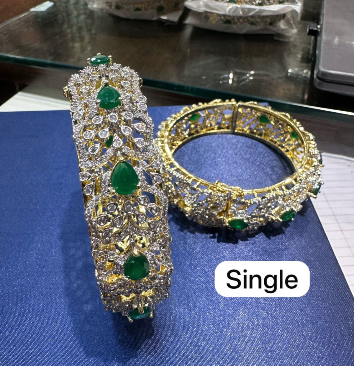 BRACELET/BANGLE Bangles 109 EMERALD Openable