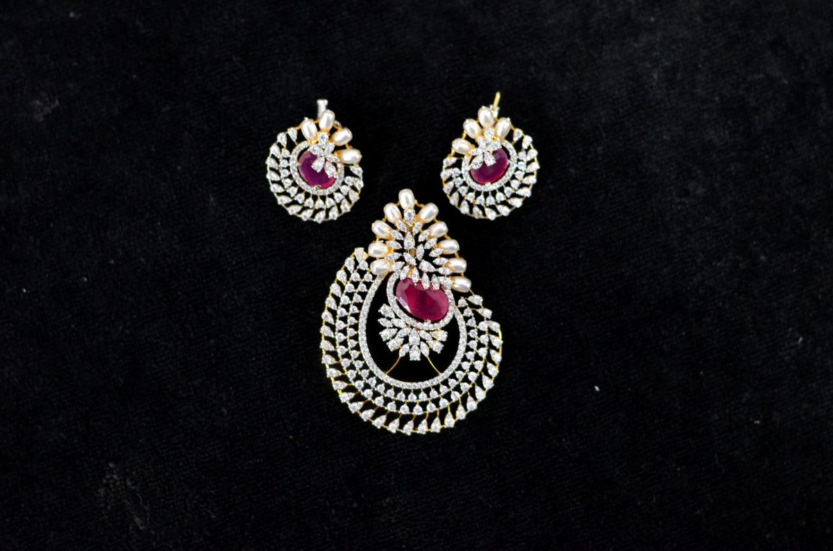PENDANT SET / LOCKETS pendant set 240 DIAMOND RUBY