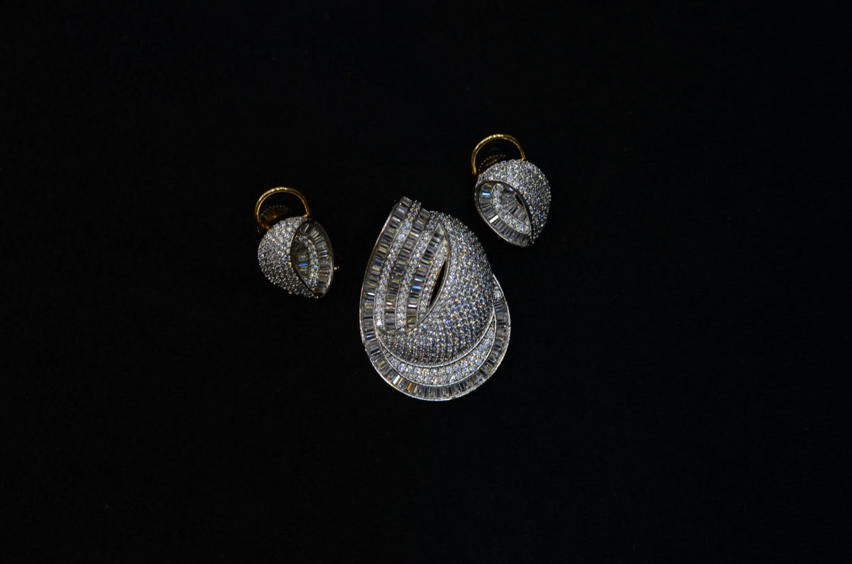 PENDANT SET / LOCKETS Pendant 254 DIAMOND DUAL PLATING DIAMOND LOOK