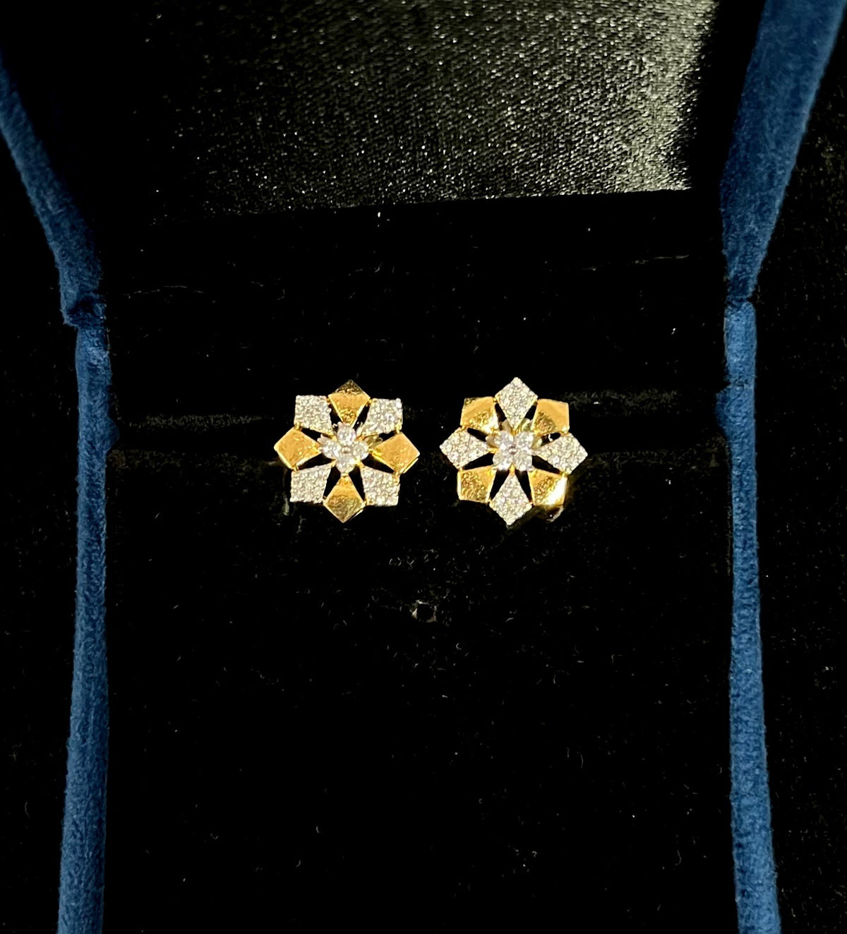 Earring ER074 DIAMOND  WHITE