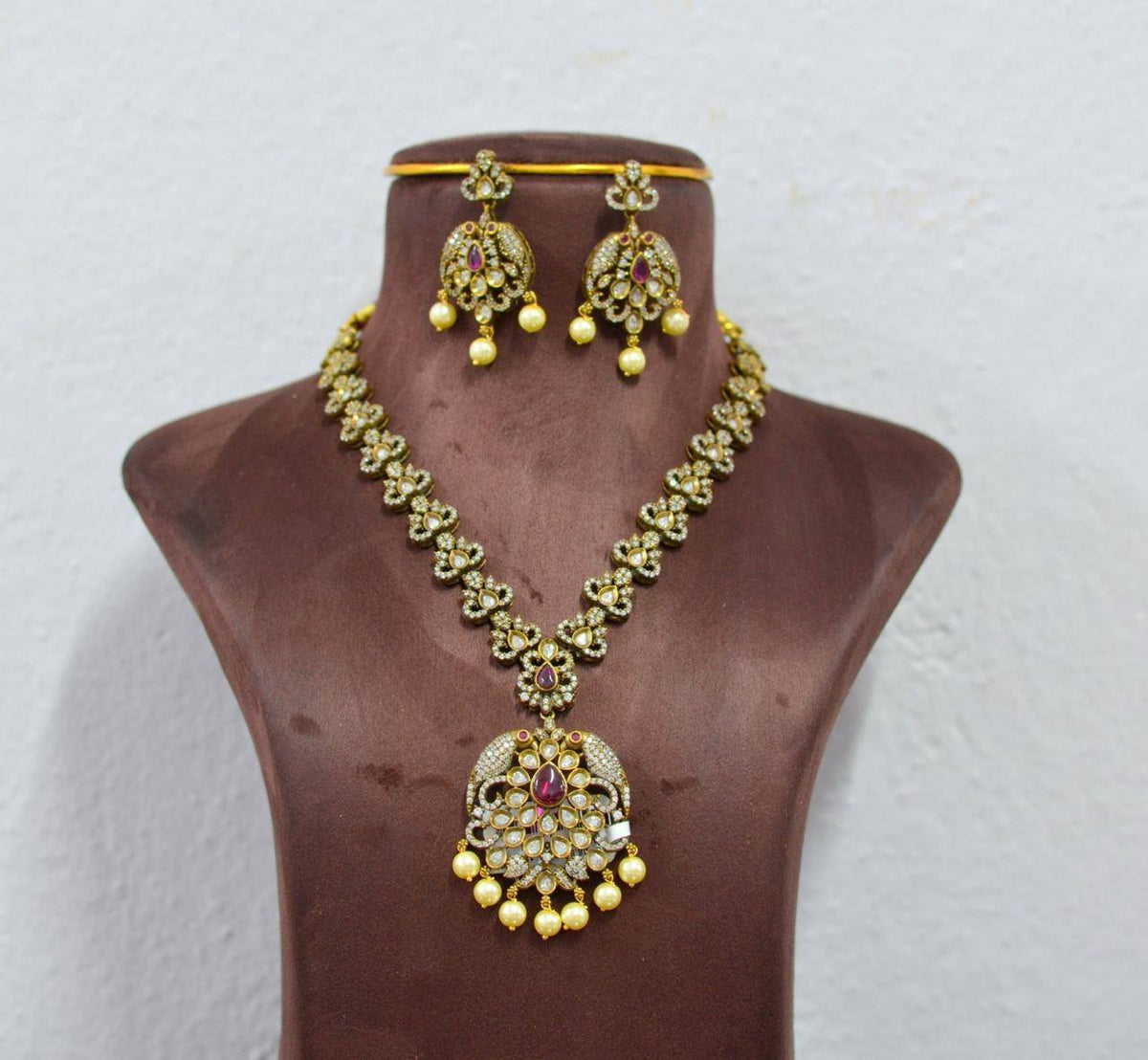 NECKLACE Nk135 VICKTORIAN  RUBY