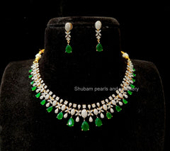 NECKLACE Necklace 570 DIAMOND EMERALD