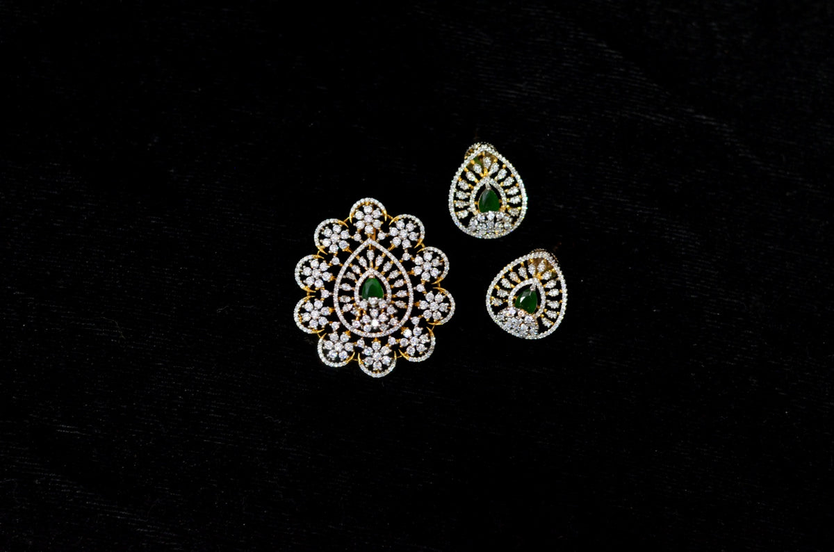 PENDANT SET / LOCKETS Pendant set 203 DIAMOND EMERALD