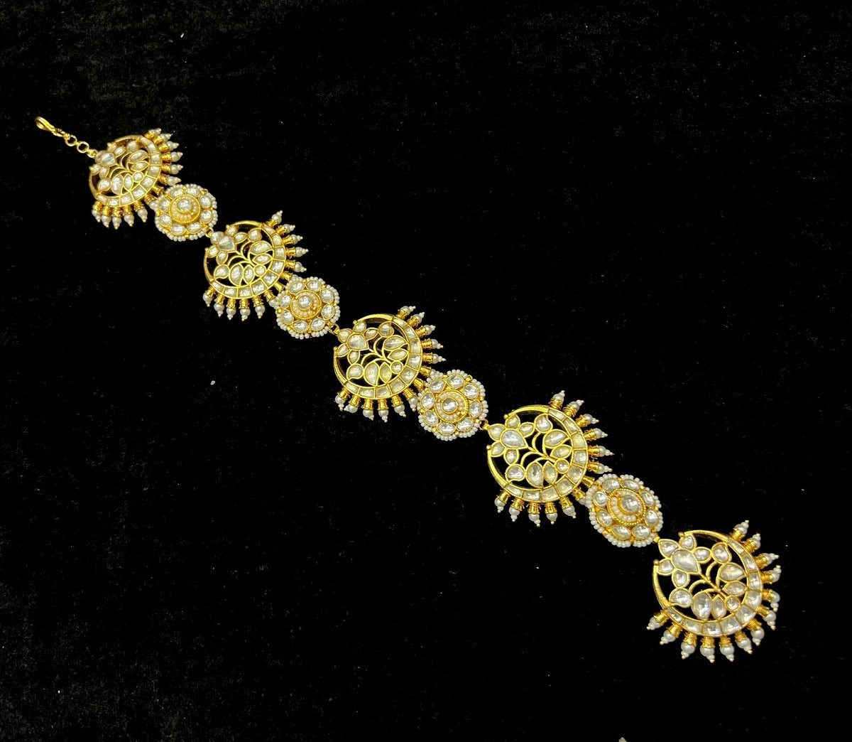 ACCESSORIES EAR FLOWER AND PEARLDROP Kundan medium