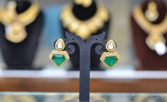 Earring Eartops 195 GOLDEN STONE EMERALD