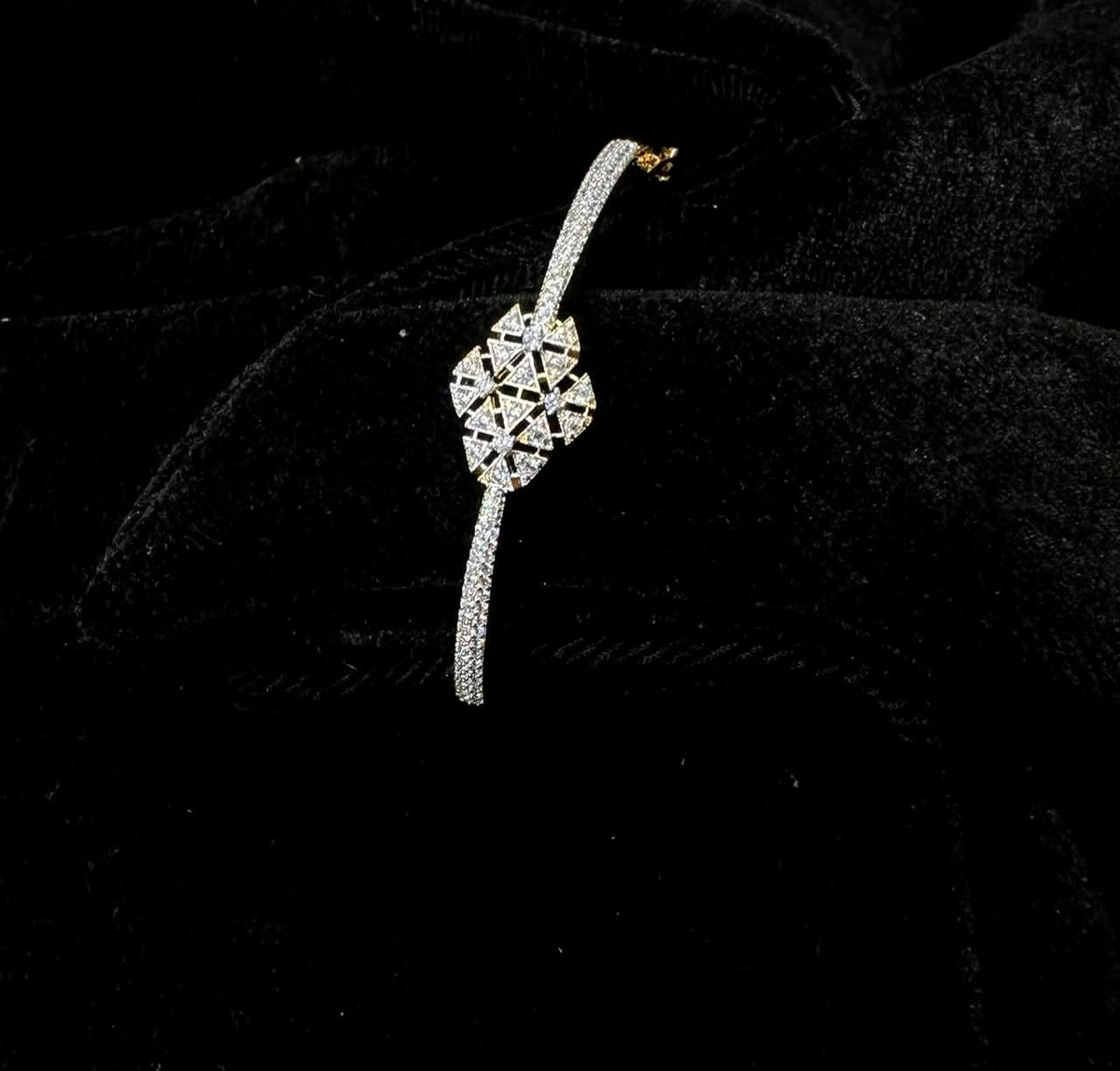 BRACELET/BANGLE Bracelet 038 DUAL PLATING DIAMOND LOOK Openable
