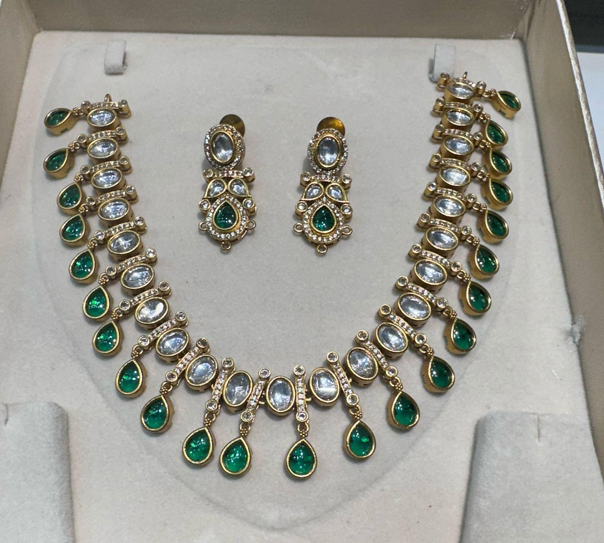 NECKLACE Necklace 033 Kundan EMERALD