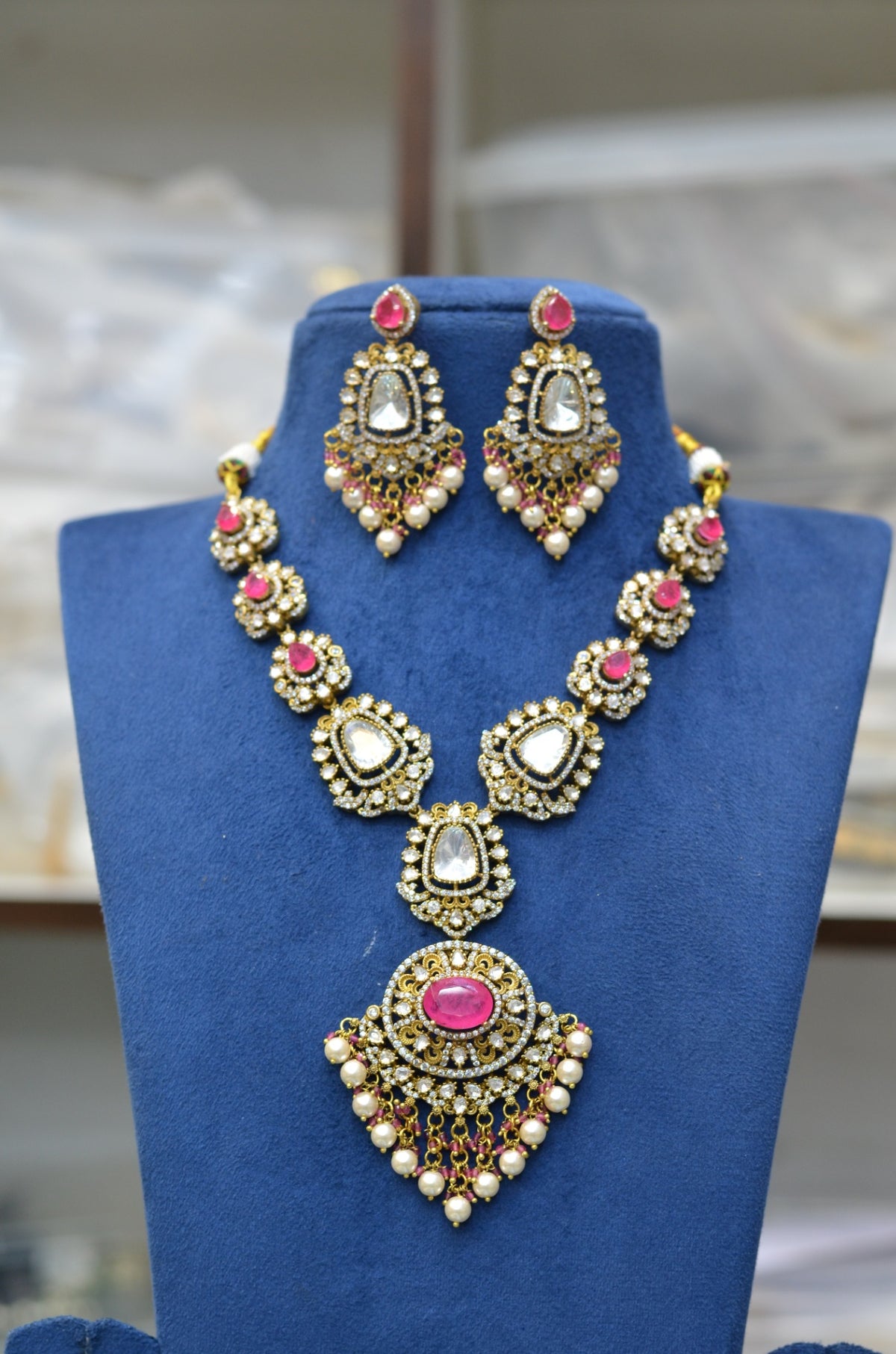 NECKLACE Nk023 VICKTORIAN  RUBY mozonite