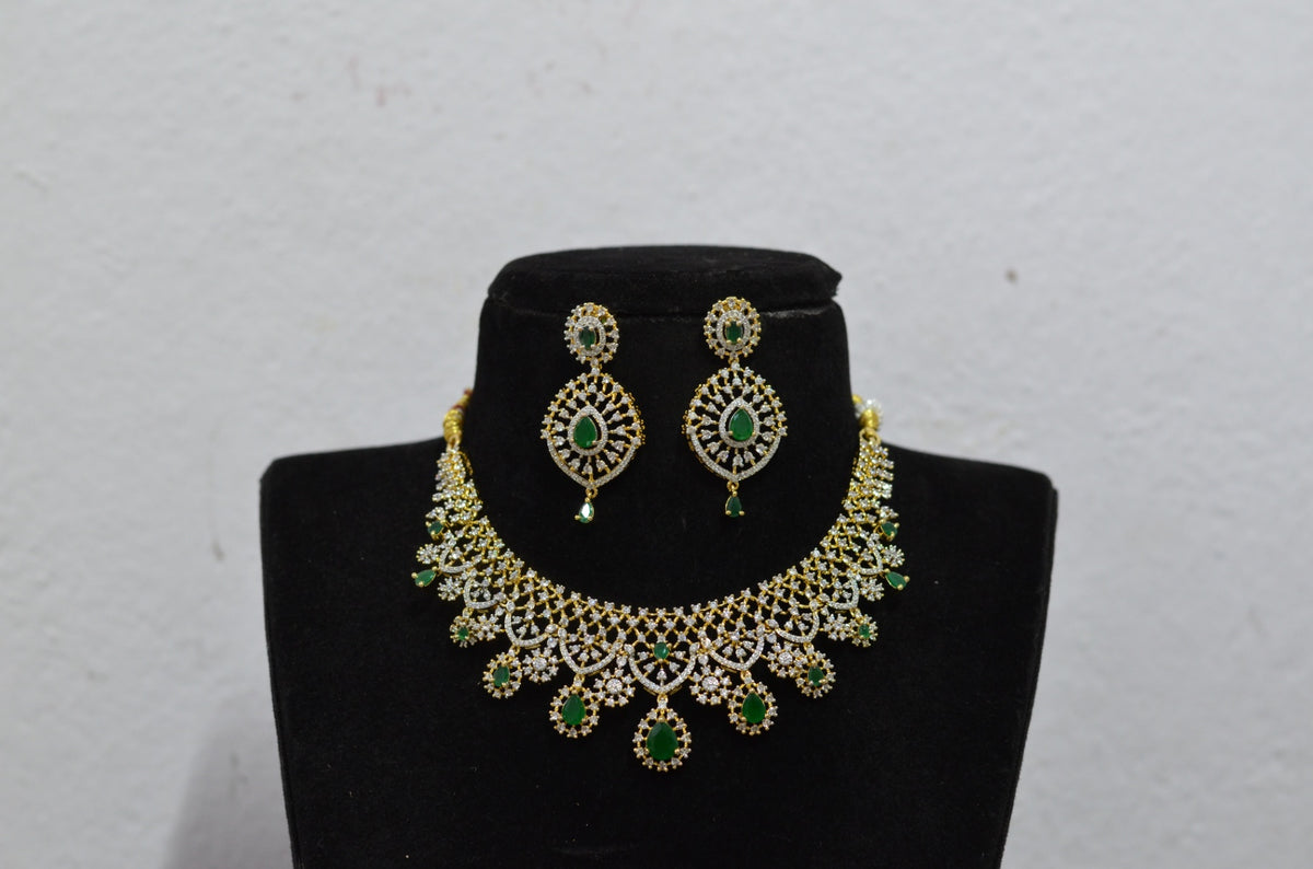 NECKLACE Necklace 205 DIAMOND EMERALD