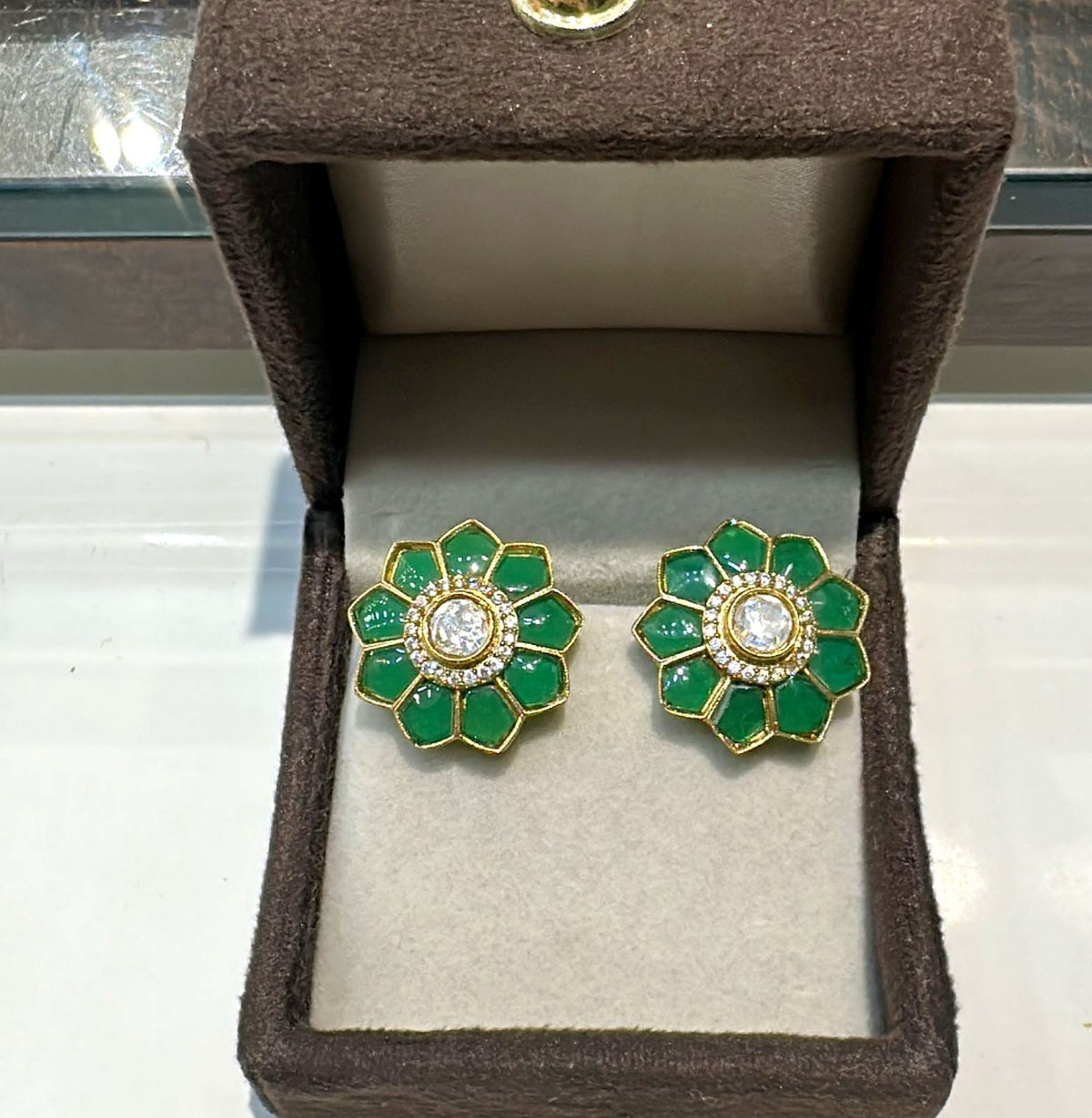 Earring Eartops 107 GOLDEN STONE EMERALD