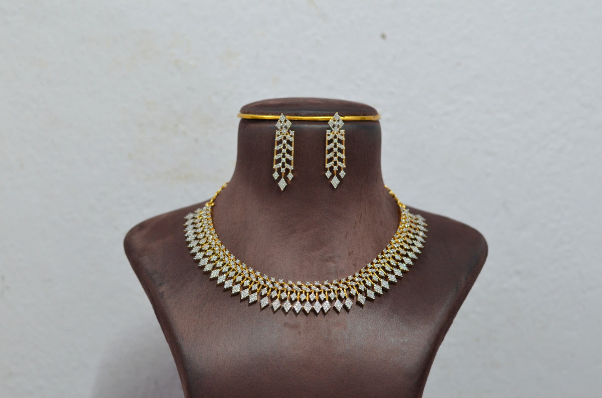 NECKLACE GJ NECKLACE 428 DIAMOND  DUAL PLATING DIAMOND LOOK