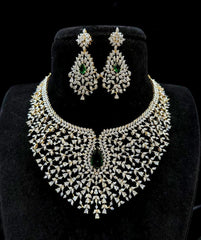 NECKLACE NECKLACE 382 DIAMOND  EMERALD