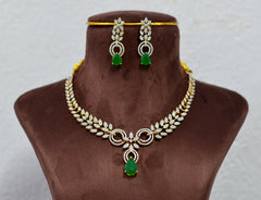 NECKLACE NK059 DIAMOND  EMERALD