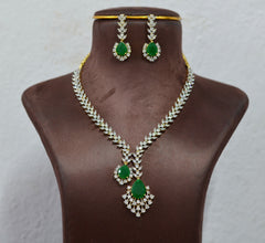 NECKLACE Necklace 069 DIAMOND EMERALD