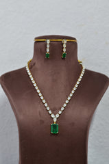 NECKLACE NK053 DIAMOND  EMERALD