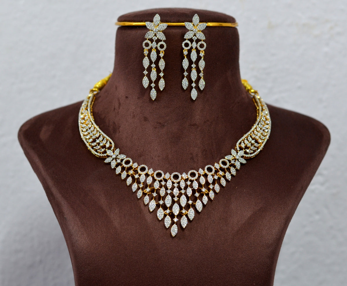 NECKLACE NK069 DIAMOND  WHITE