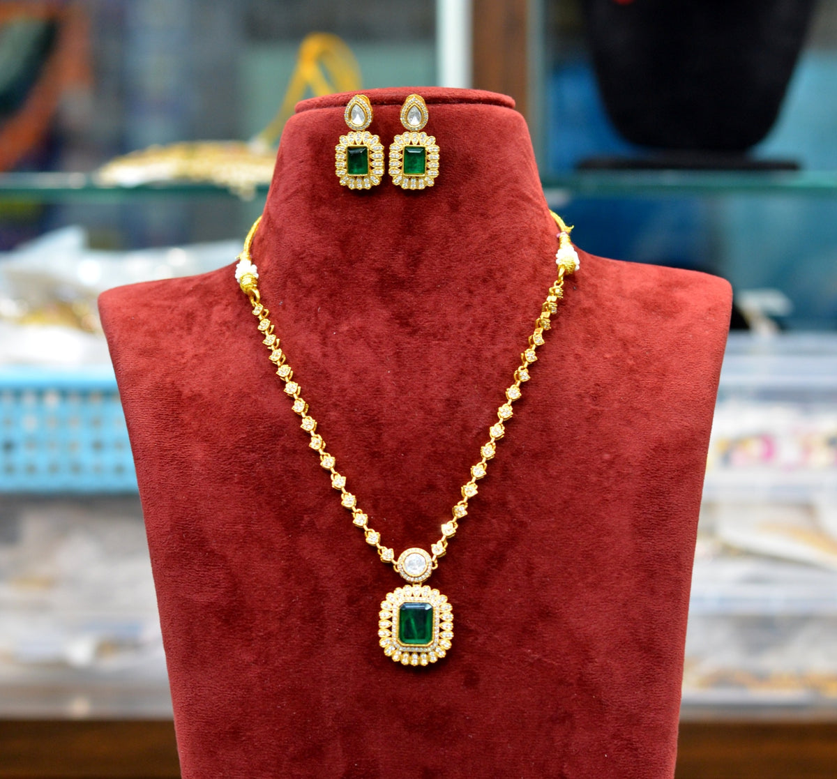 NECKLACE necklace 802 GOLDEN STONE EMERALD