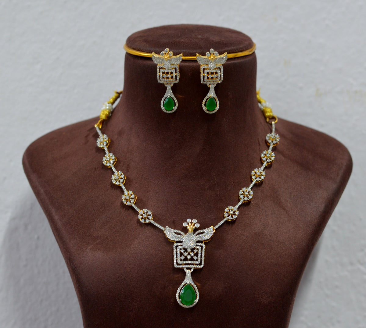 NECKLACE necklace 913 DIAMOND EMERALD