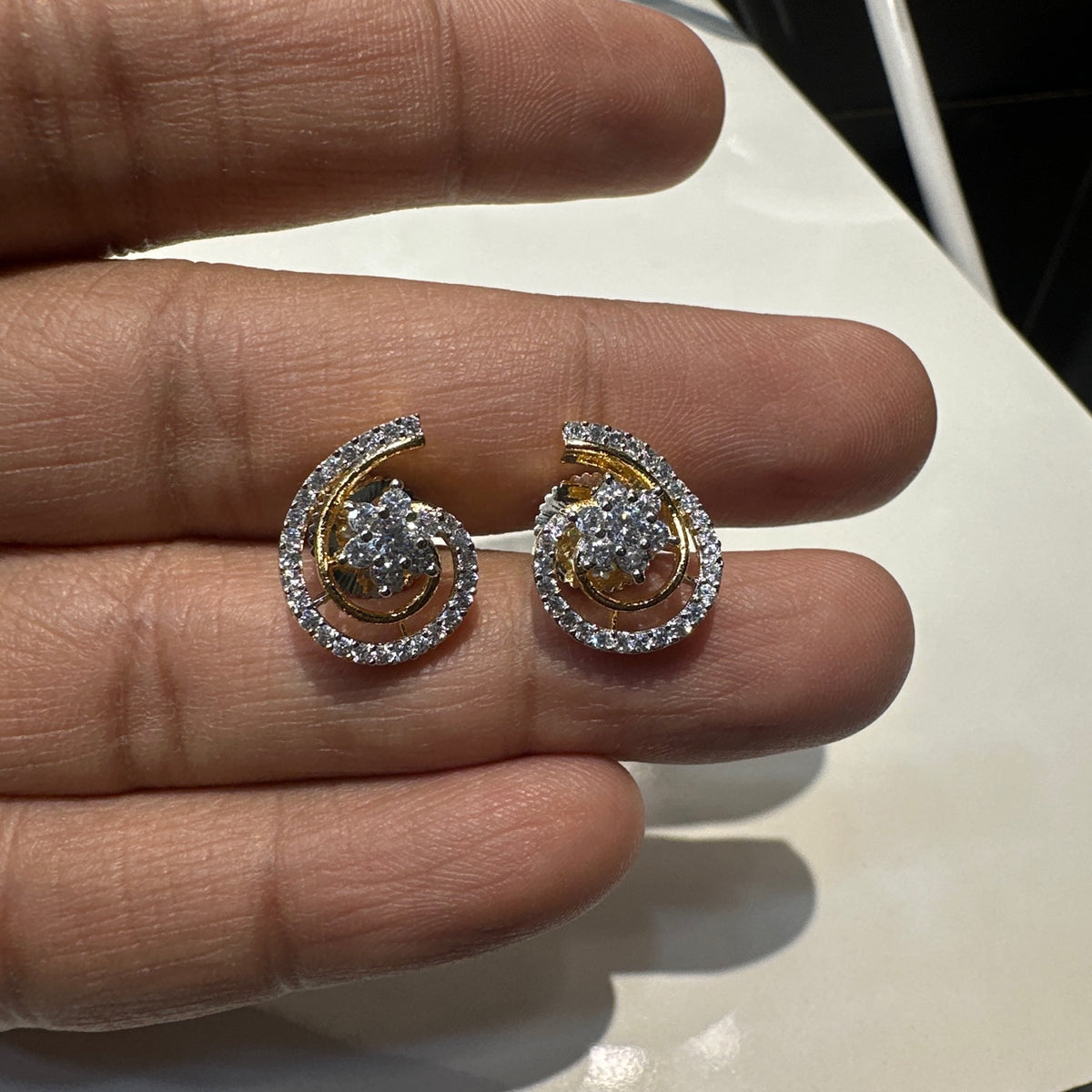 Earring Eartops 198 DIAMOND DUAL PLATING DIAMOND LOOK