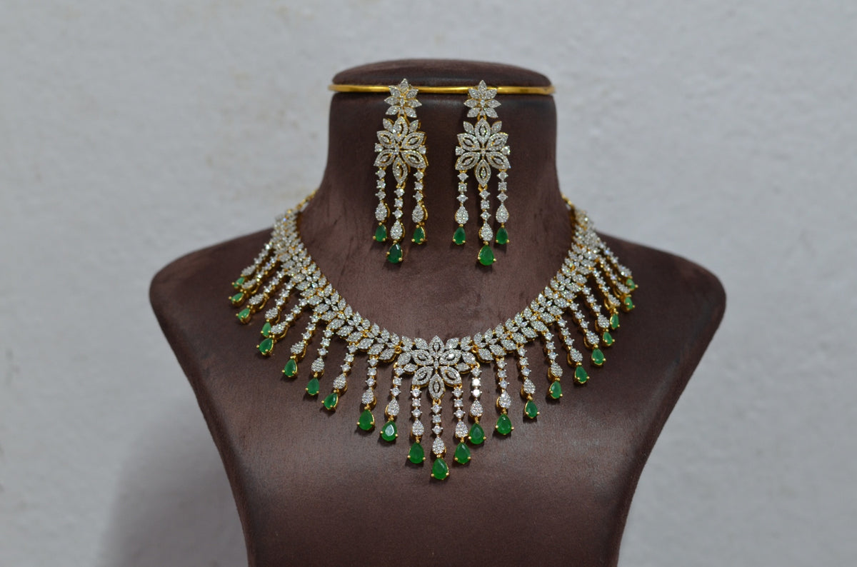 NECKLACE Necklace 685 DIAMOND EMERALD