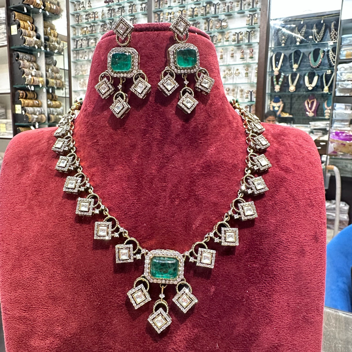 NECKLACE necklace 388 MOZONITE EMERALD