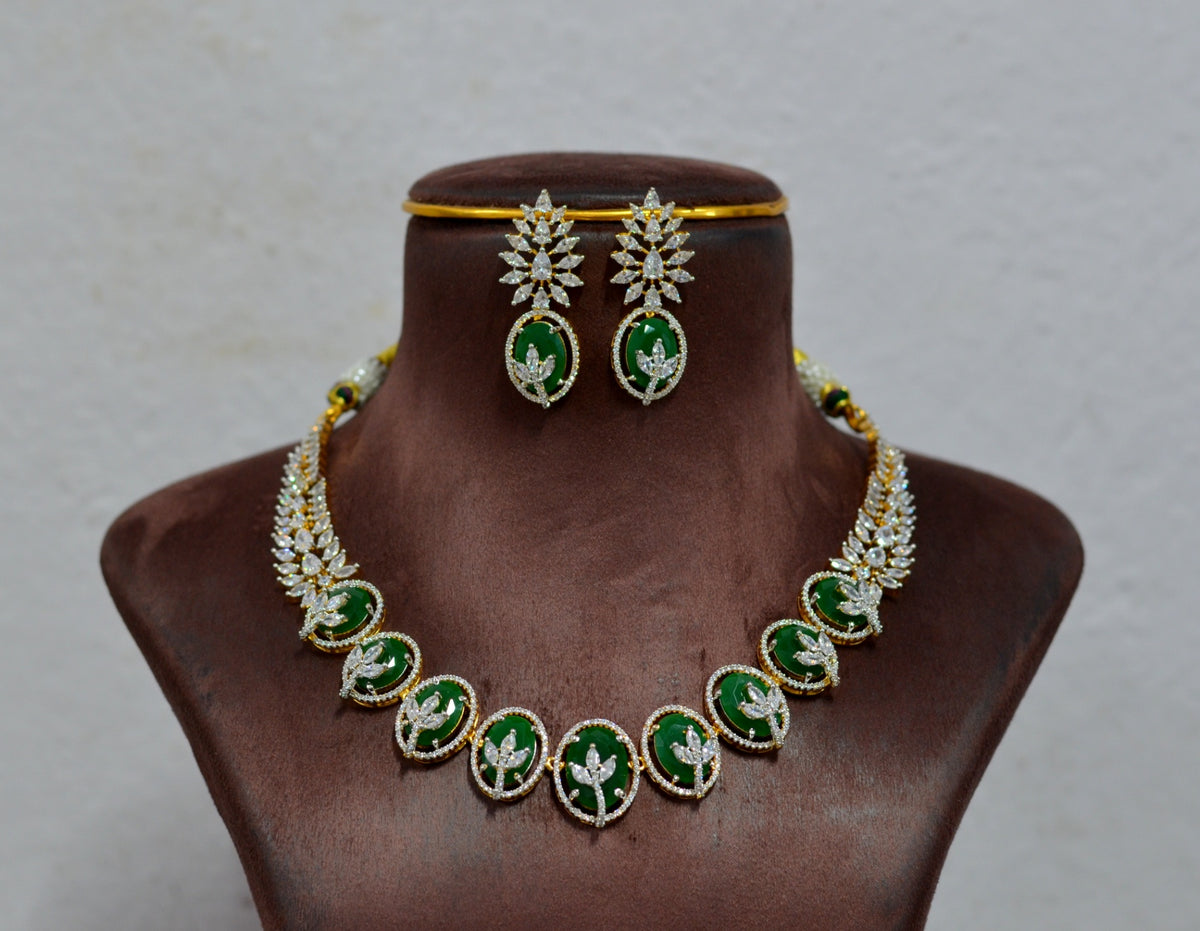 NECKLACE Necklace 968 DIAMOND EMERALD