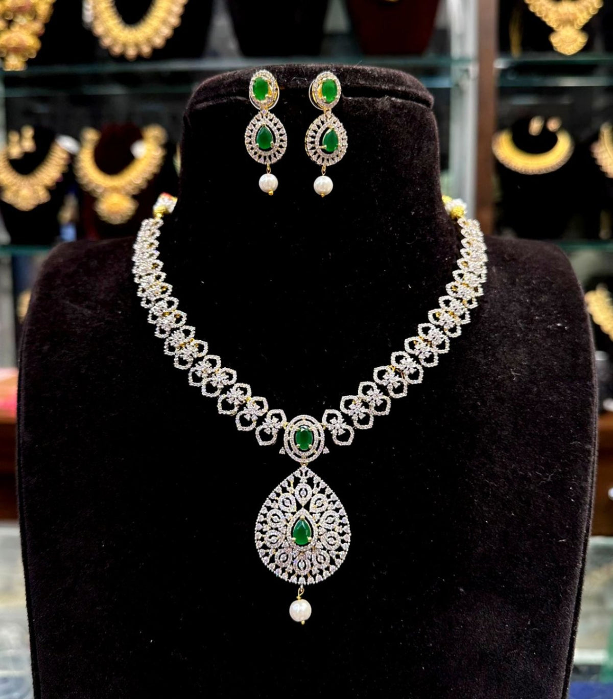 NECKLACE Necklace 666 DIAMOND EMERALD