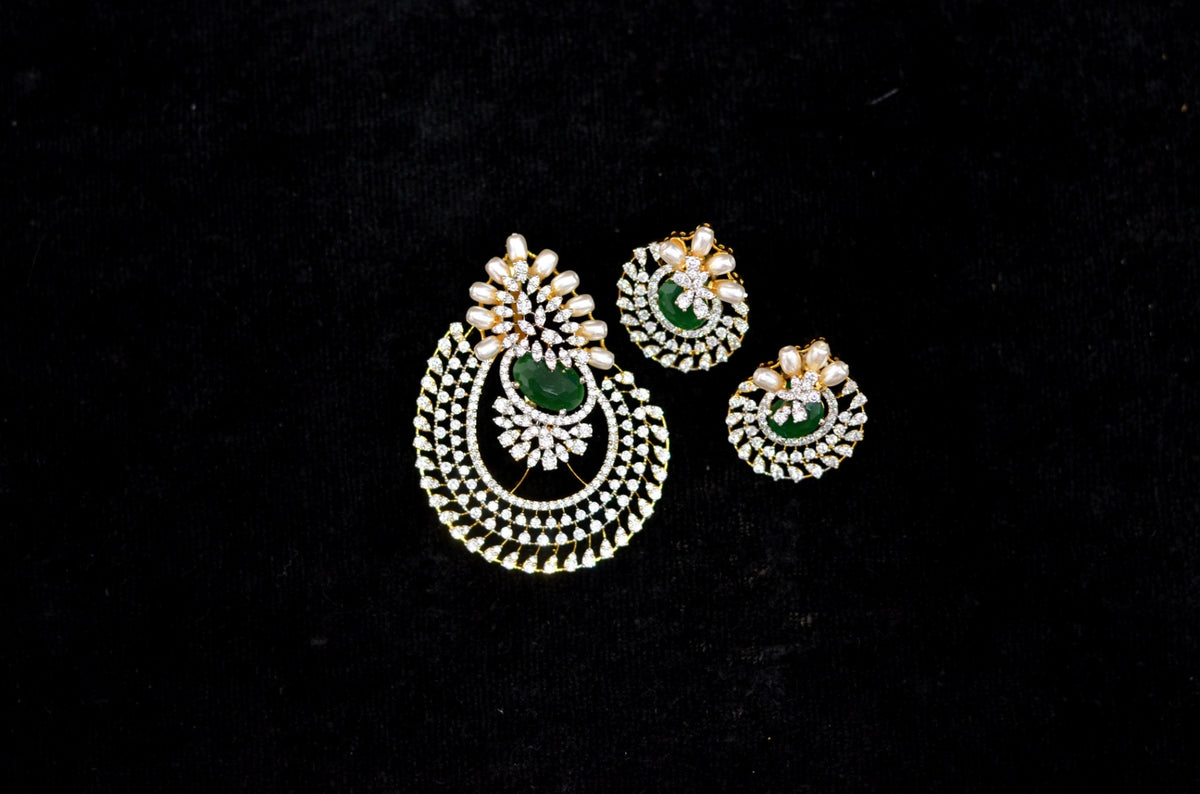PENDANT SET / LOCKETS pendant set 240 DIAMOND EMERALD
