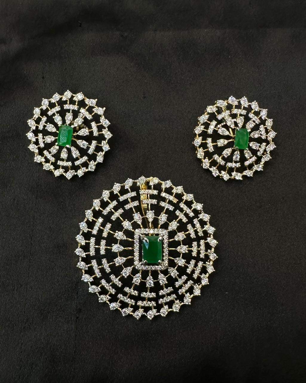 PENDANT SET CHAINS pendant set 222 DIAMOND EMERALD
