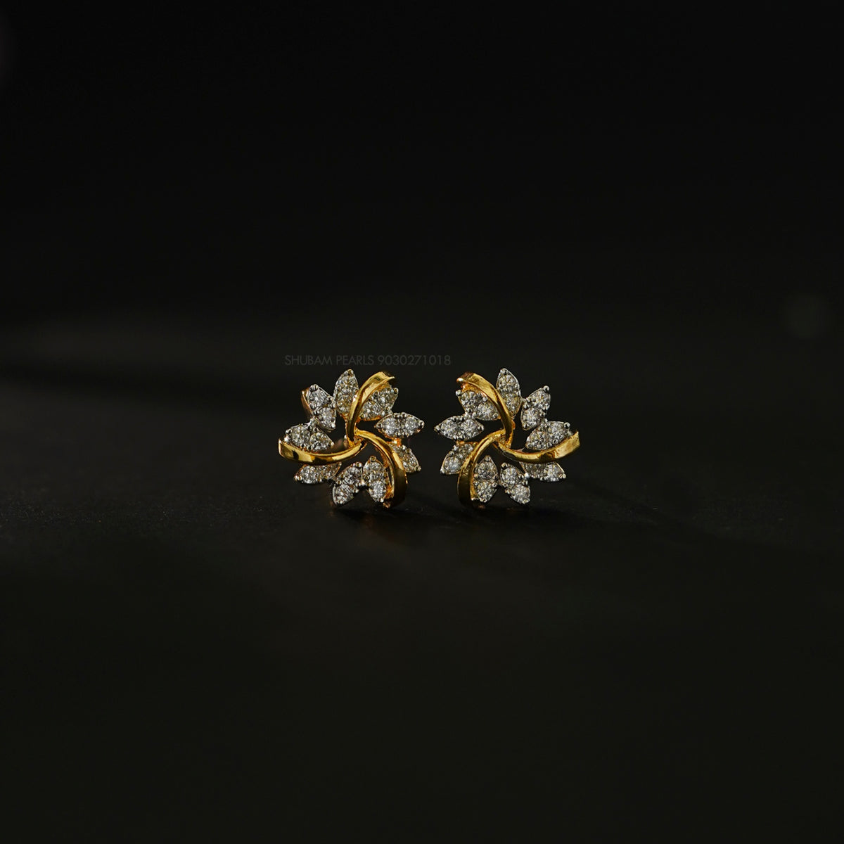 Earring Eartops 190 DIAMOND  WHITE