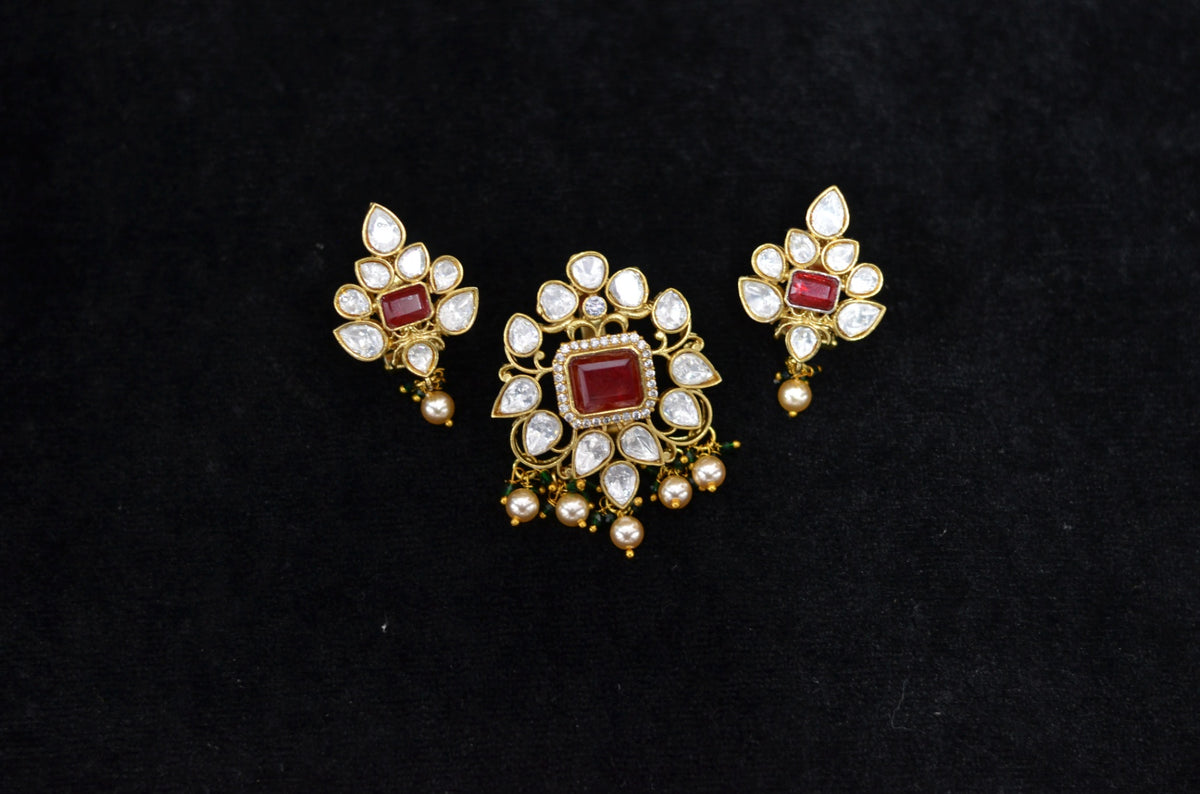 PENDANT SET / LOCKETS Pendant set 250 MOZONITE RUBY