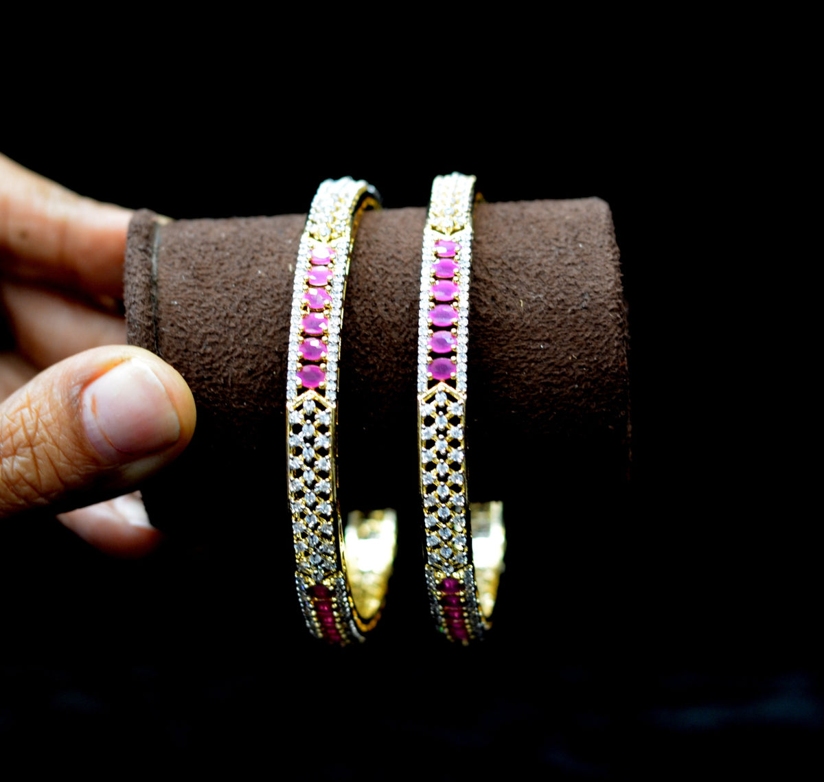BRACELET/BANGLE Bangle 001 RUBY 2'4