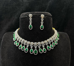 NECKLACE Necklace 042 DIAMOND EMERALD