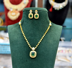 NECKLACE necklace 802 GOLDEN STONE EMERALD