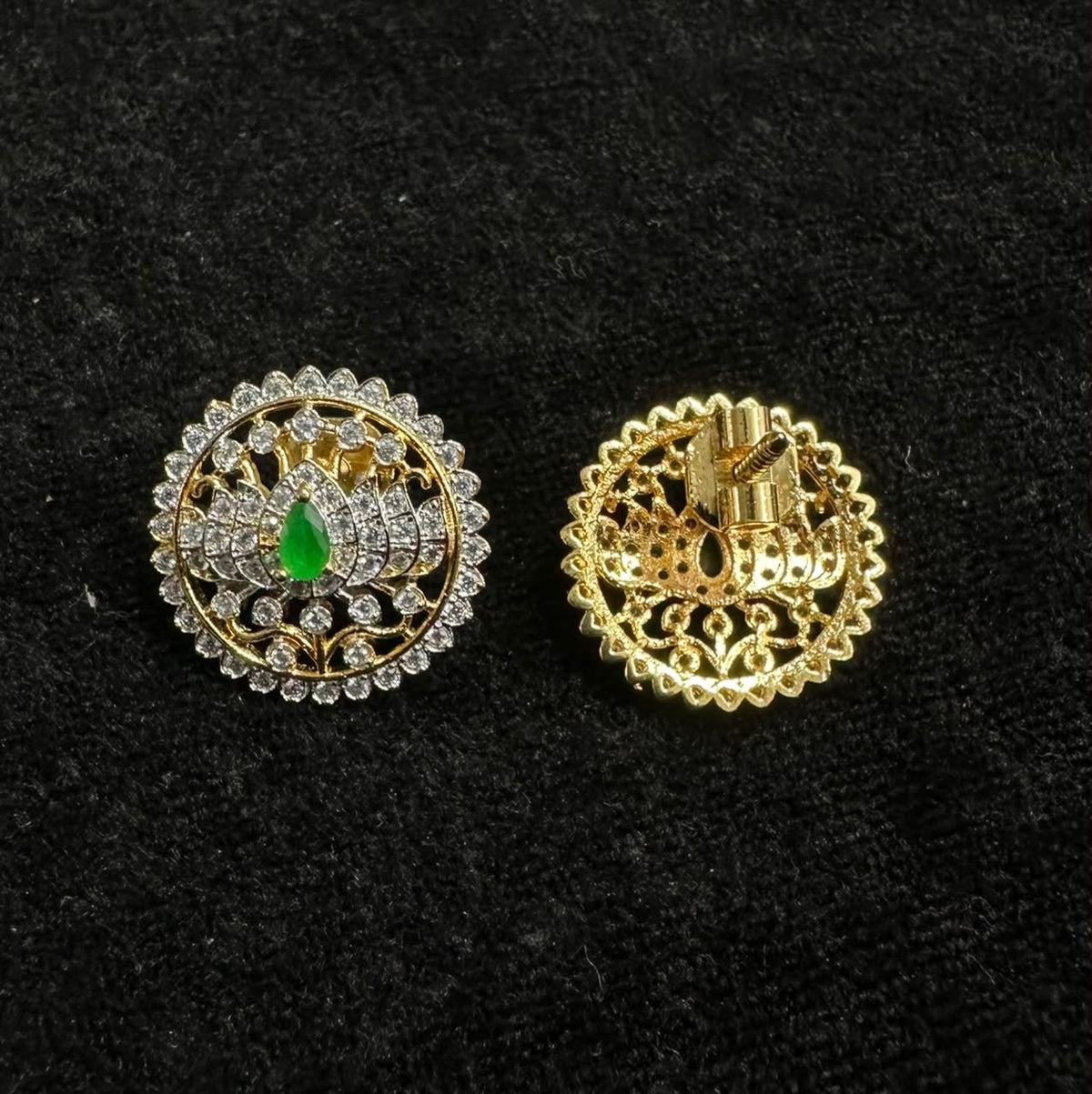STUDS EARTOPS STUDS 043 EMERALD DUAL POLISH DIAMOND LOOK