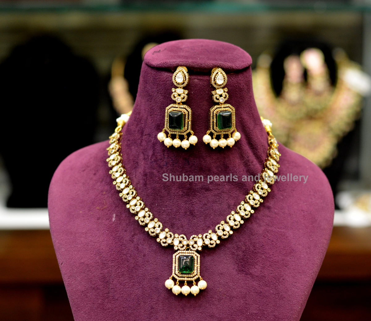 NECKLACE necklace 706 Mozonite With Victorian Polish EMERALD