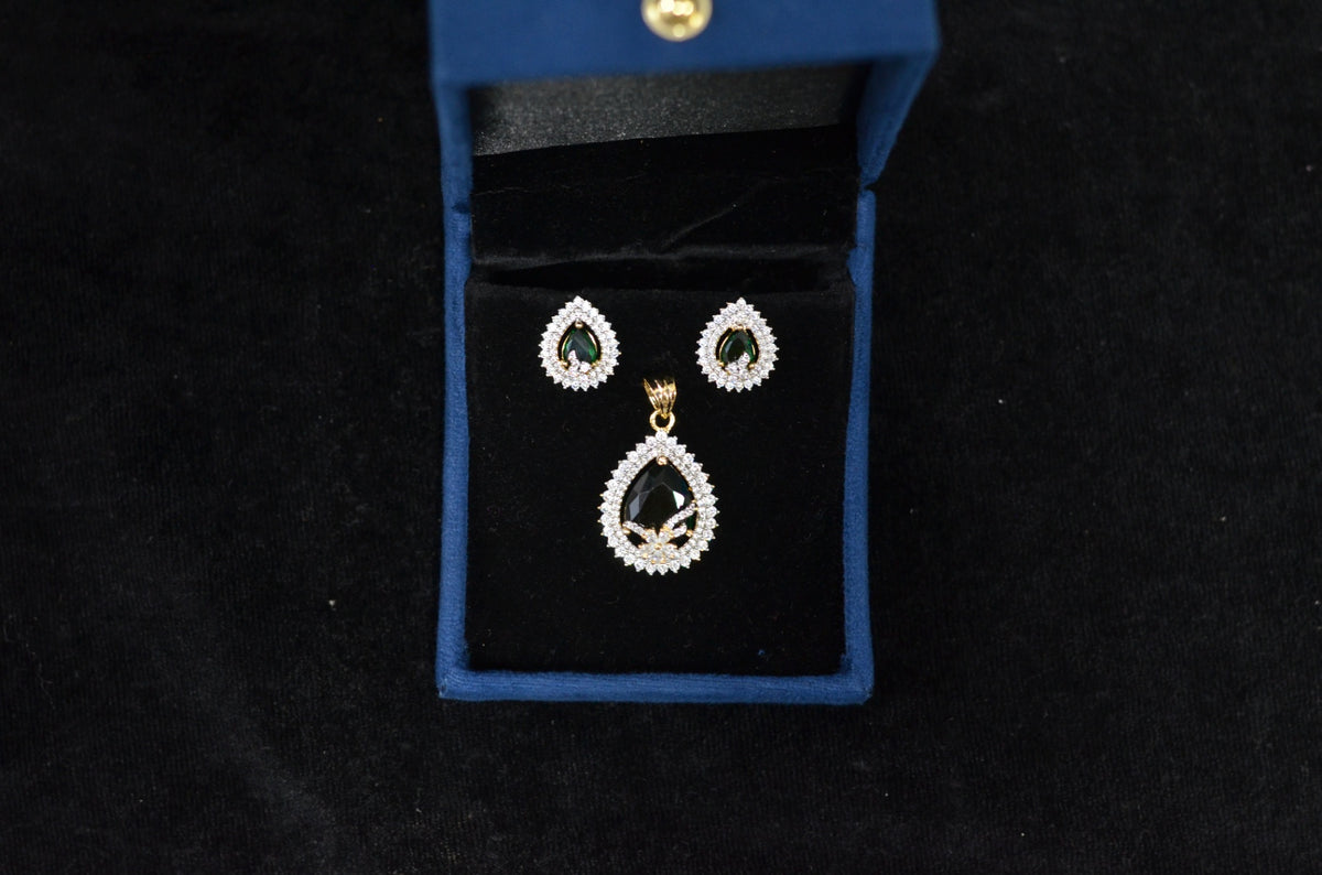 PENDANT SET / LOCKETS pendant set 265 DIAMOND EMERALD